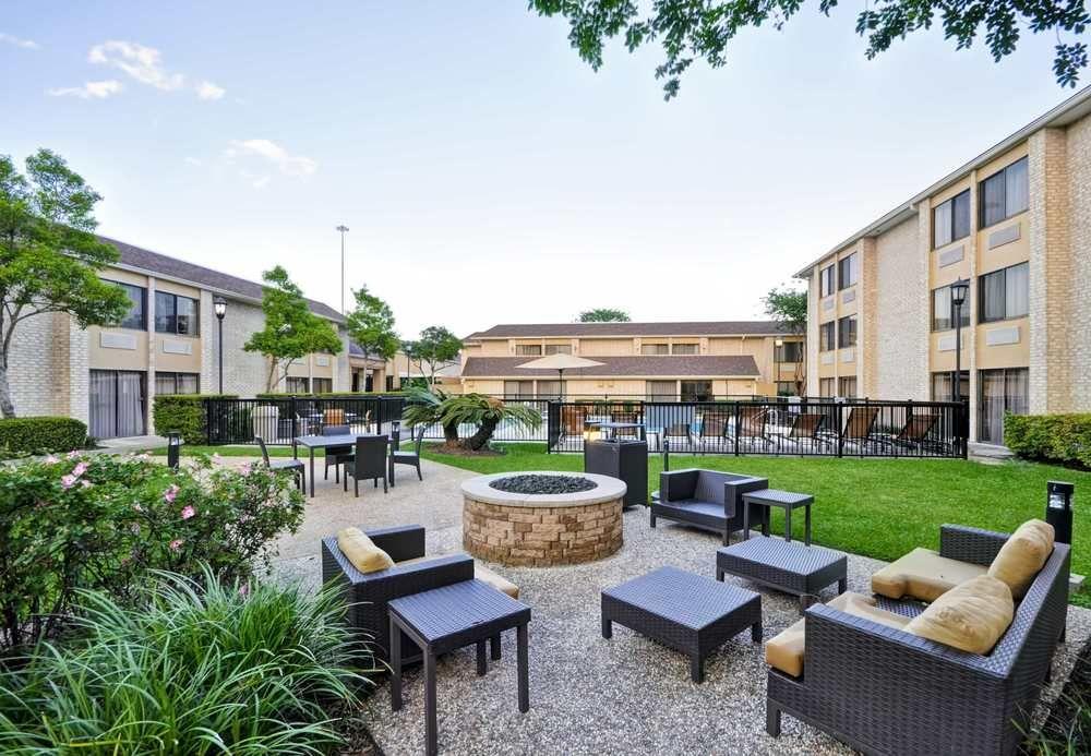 Courtyard Houston I-10 West/Energy Corridor Hotel Exterior photo